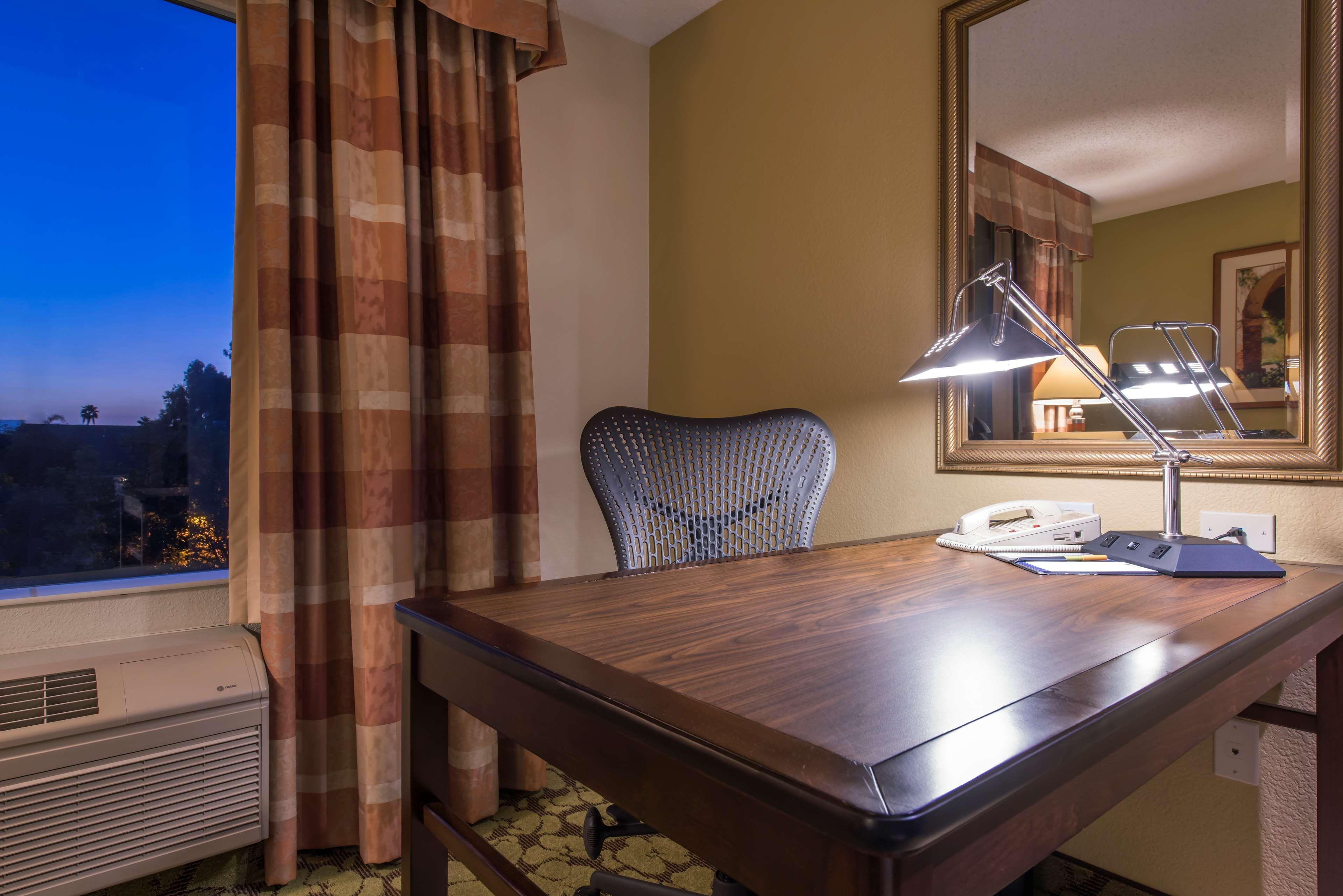 Hilton Garden Inn Arcadia/Pasadena Area Экстерьер фото